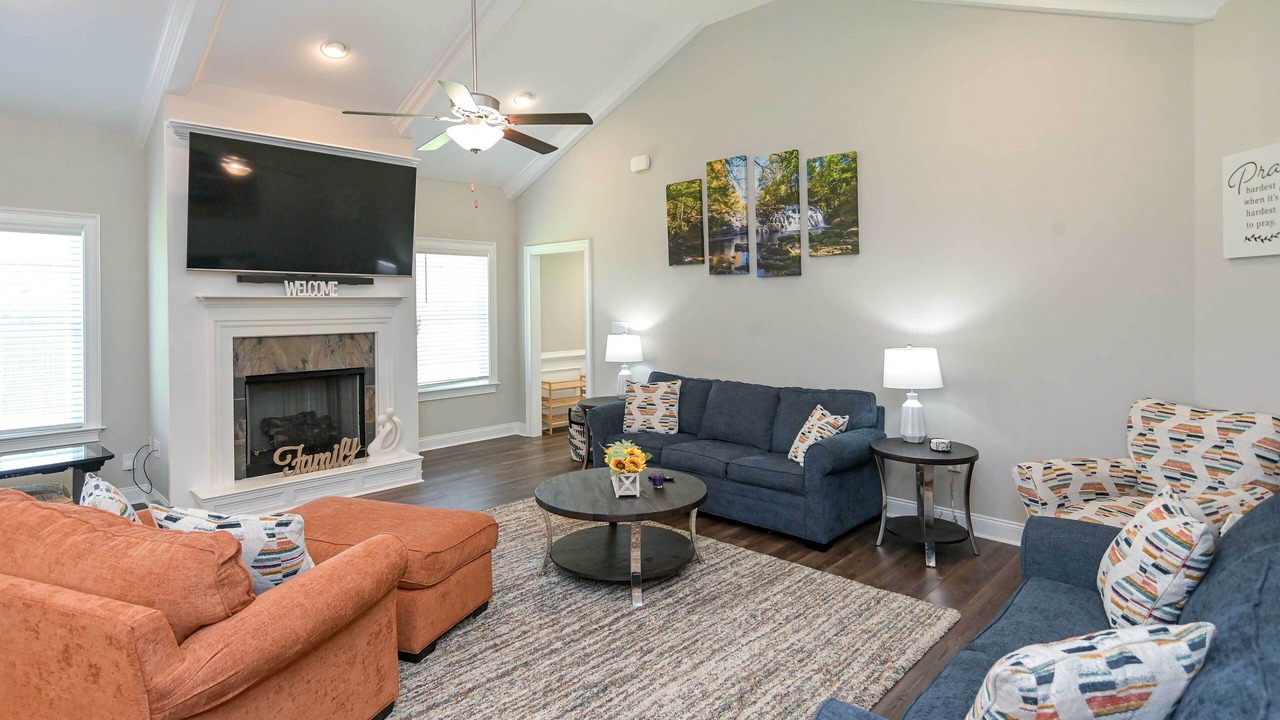 Photo of Livingroom in Hazel Green