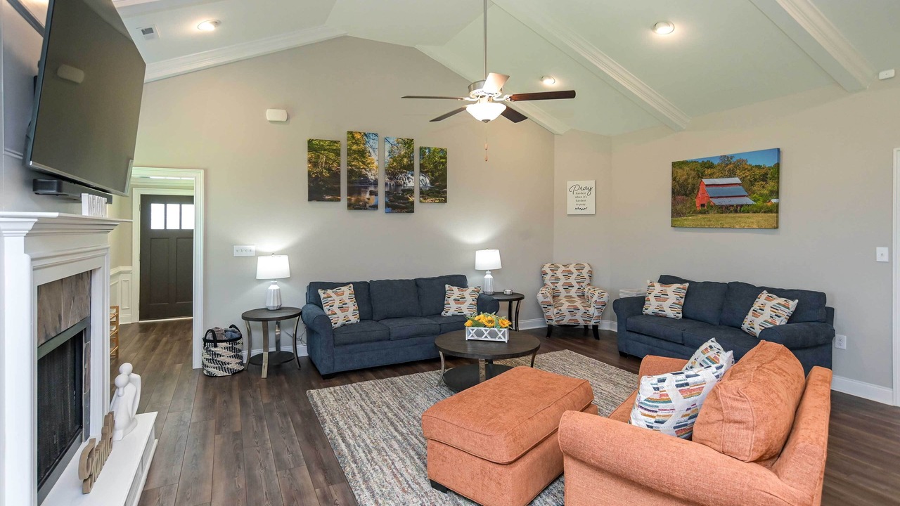 Photo of Livingroom in Hazel Green