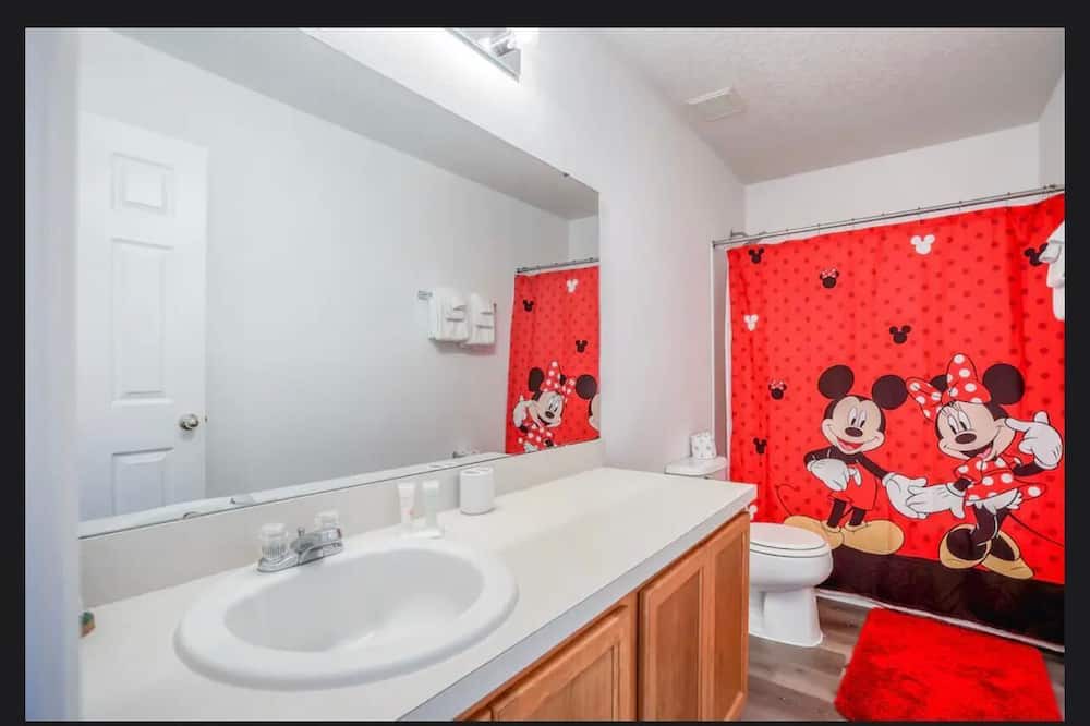 Photo of Bathroom in Legacy Park