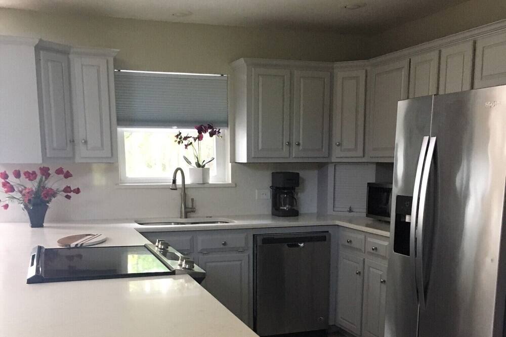 Photo of Kitchen in Theodore
