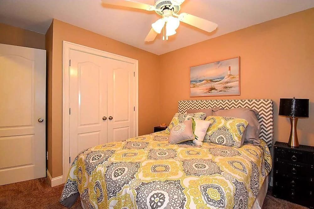 Photo of Bedroom in Alexander City