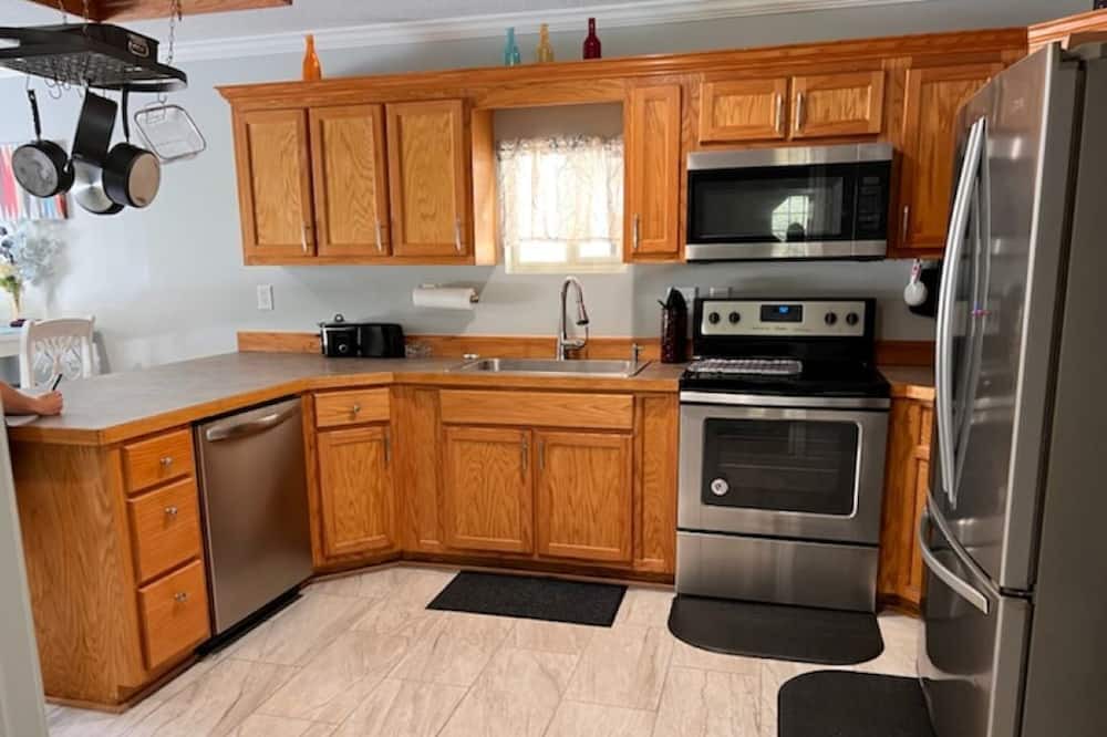 Photo of Kitchen in Stone County