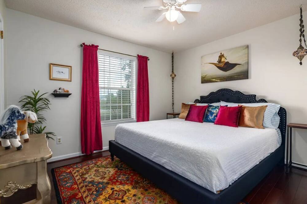 Photo of Bedroom in Alabaster