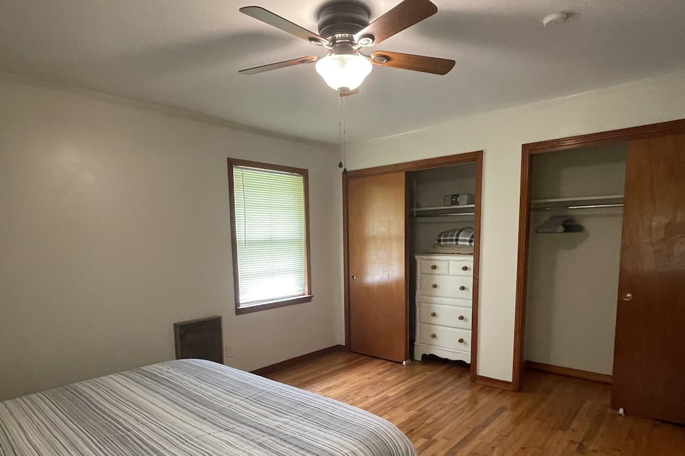 Photo of Bedroom in Troy