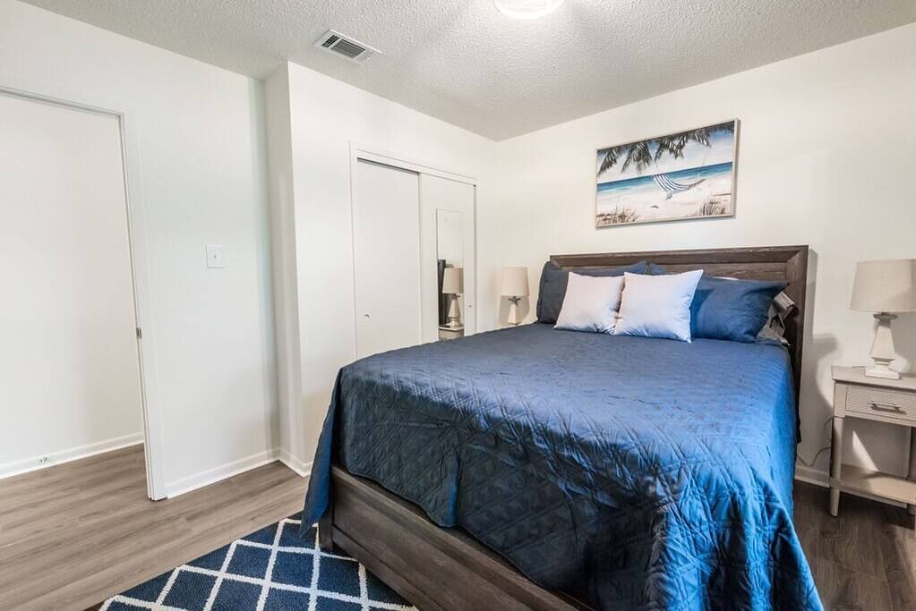 Photo of Bedroom in Theodore