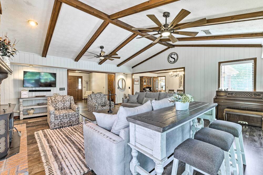 Photo of Livingroom in East Tallassee
