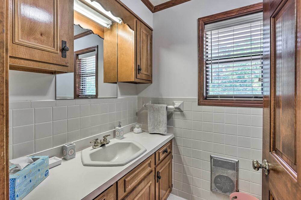 Photo of Bathroom in East Tallassee