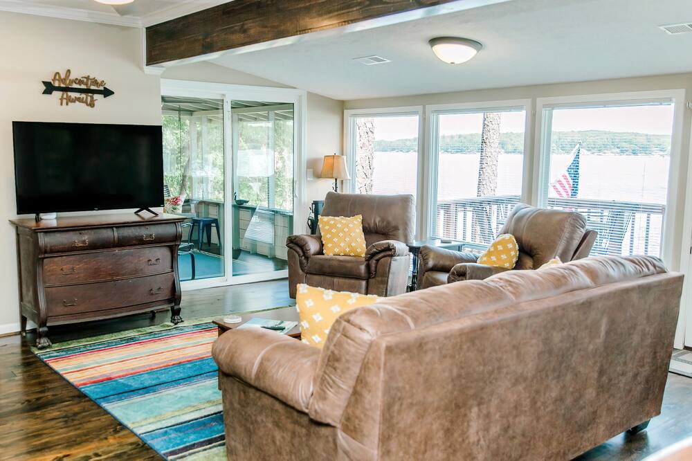 Photo of Livingroom in Coosa County