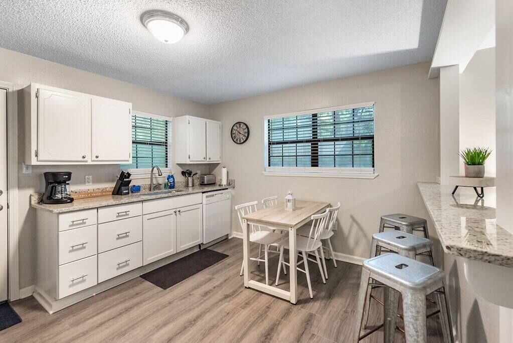 Photo of Kitchen in Saint Elmo