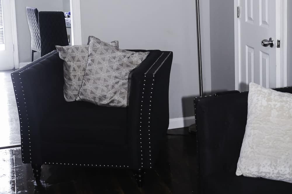 Photo of Livingroom in Phenix City