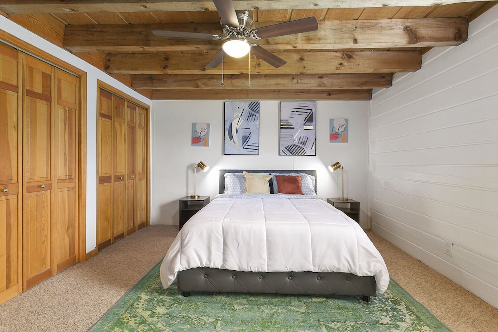 Photo of Bedroom in Normal