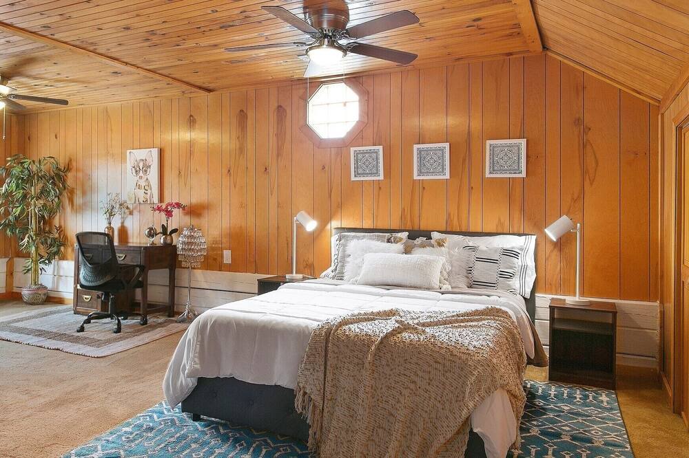 Photo of Bedroom in Normal