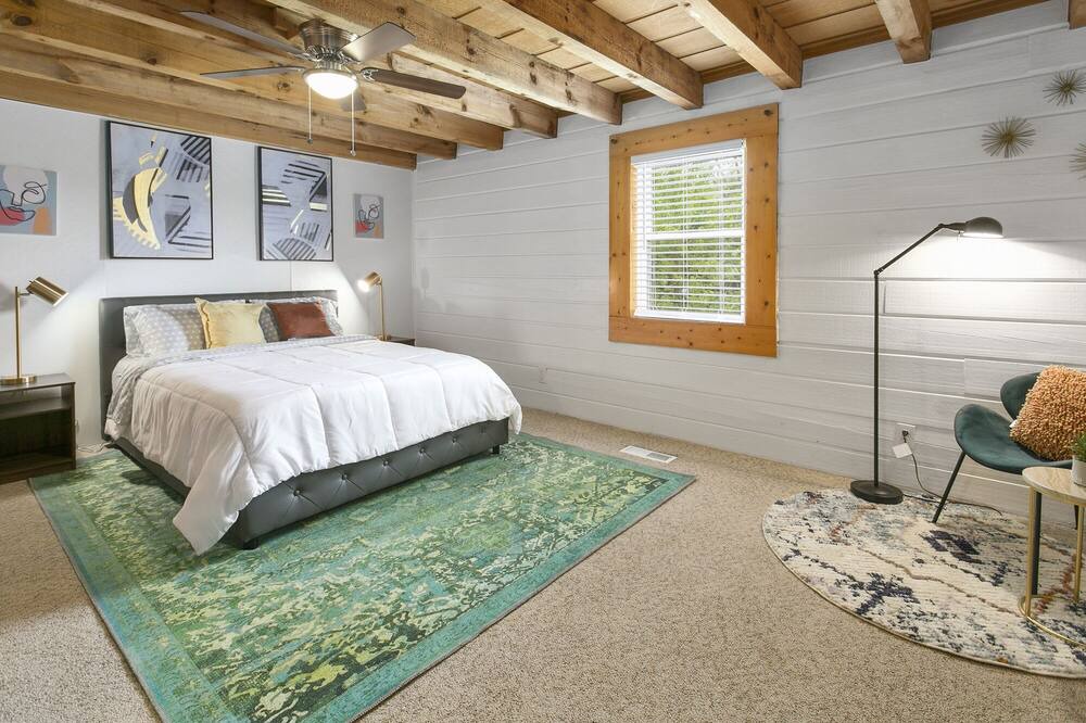 Photo of Bedroom in Normal