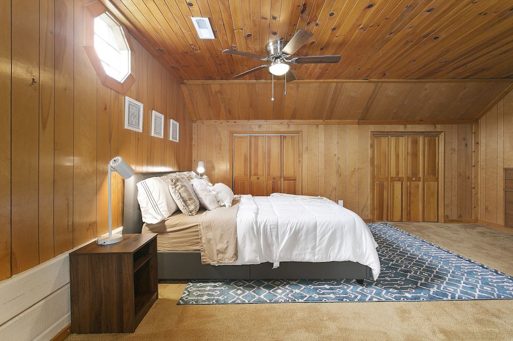 Photo of Bedroom in Normal