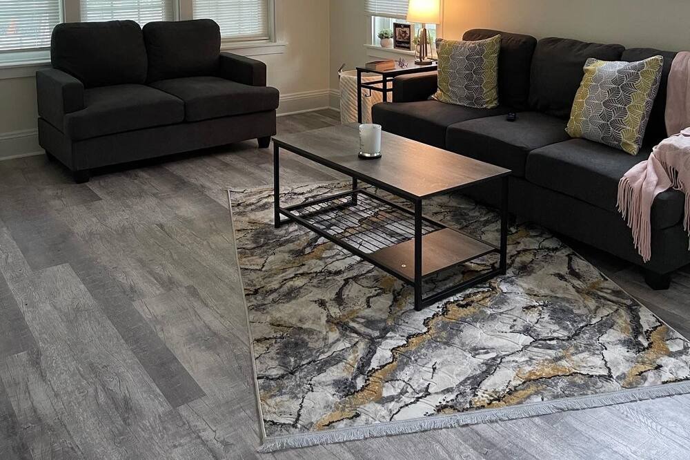 Photo of Livingroom in Anniston