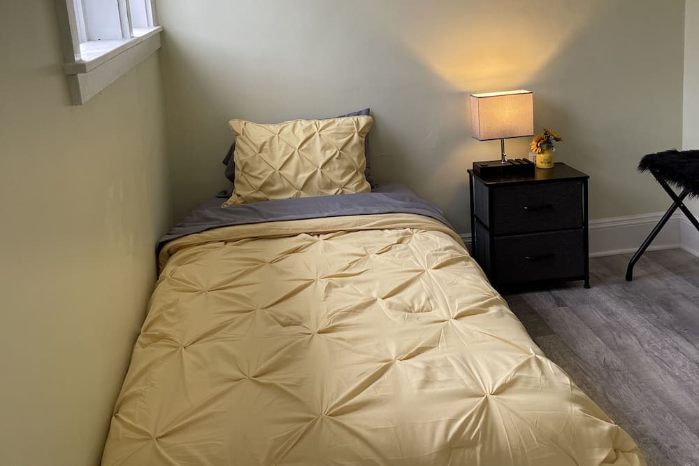 Photo of Bedroom in Anniston