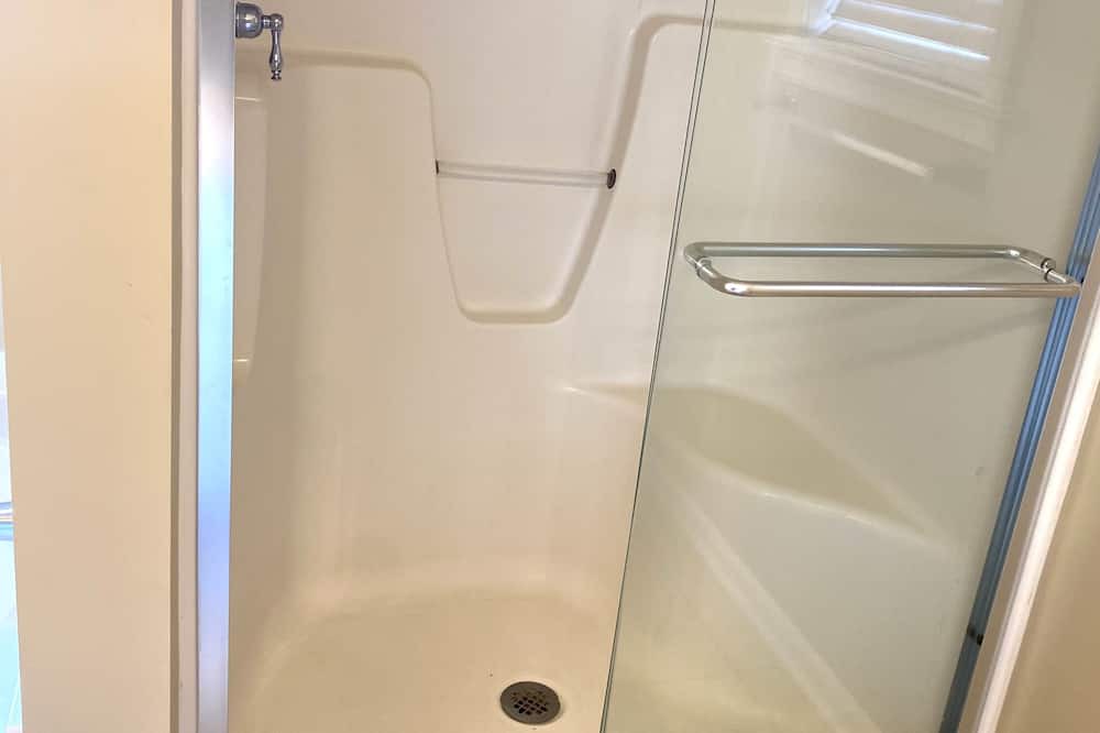 Photo of Bathroom in Gunter Afs