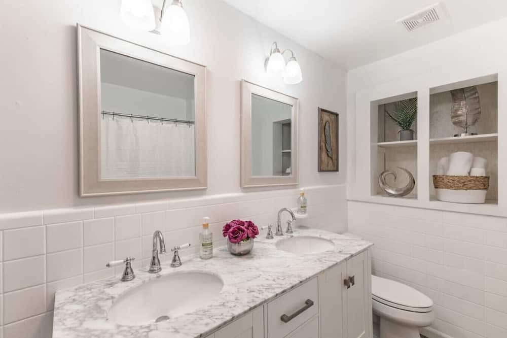 Photo of Bathroom in Decatur