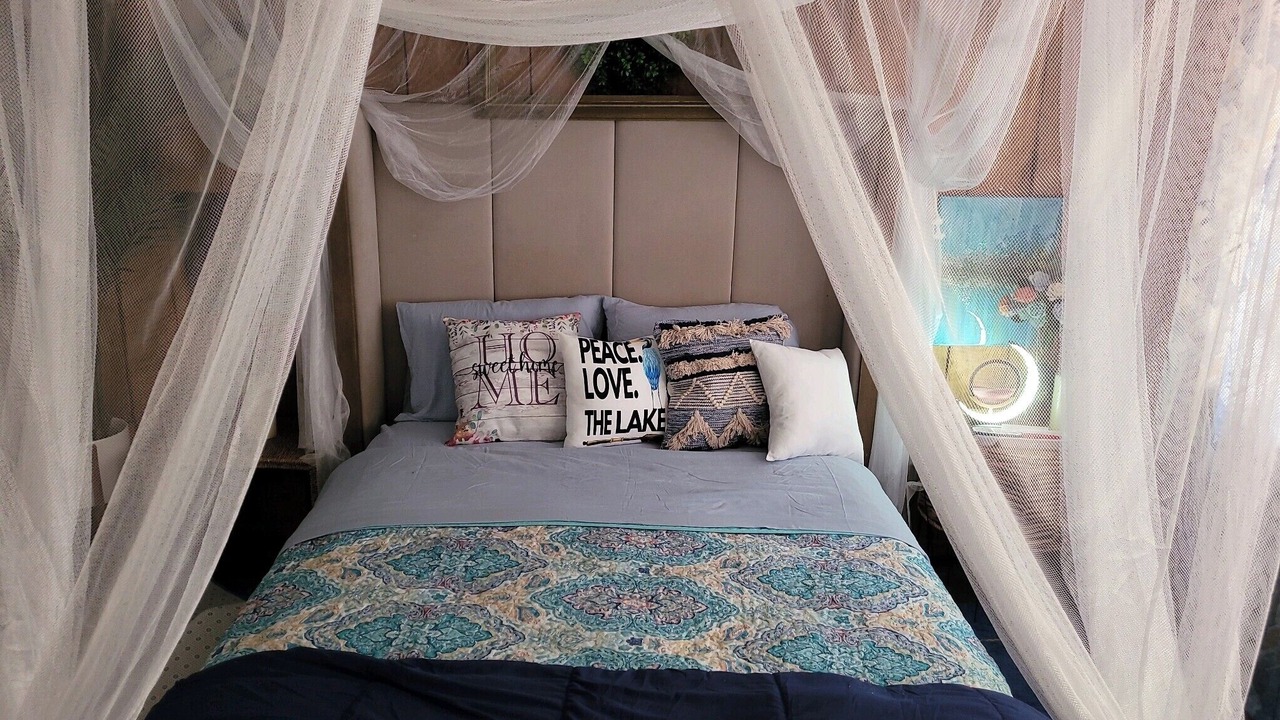 Photo of Bedroom in Chambers County