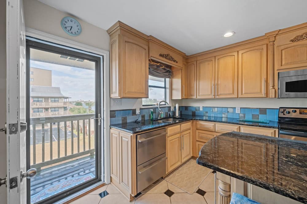Photo of Kitchen in Orange Beach East