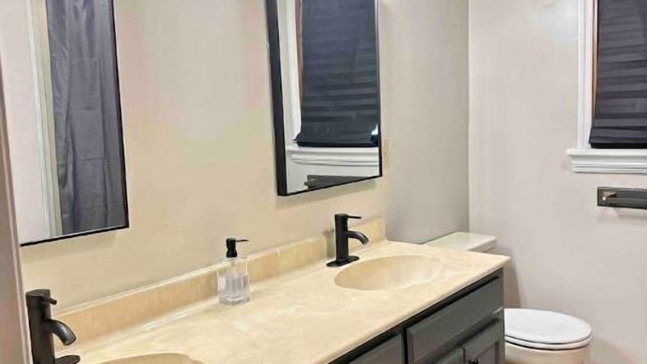 Photo of Bathroom in Normal