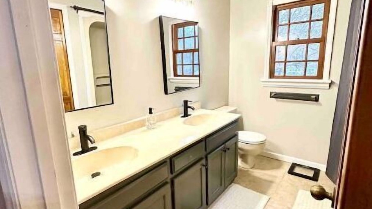 Photo of Bathroom in Normal