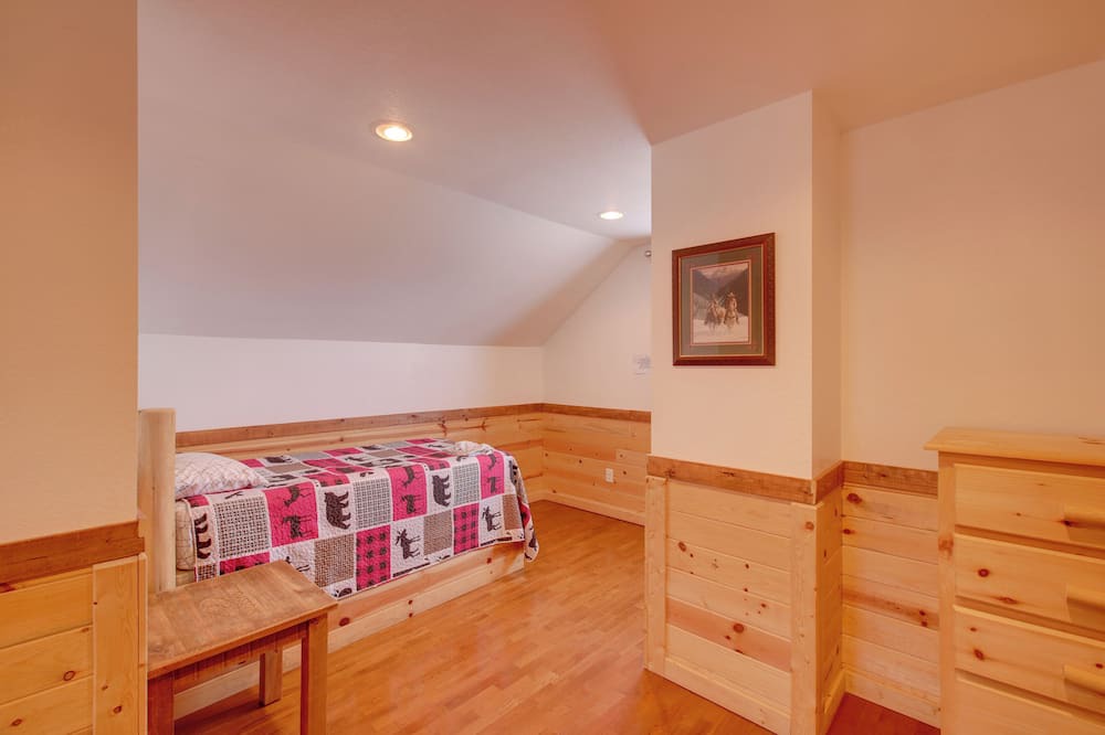 Photo of Bedroom in Bryant