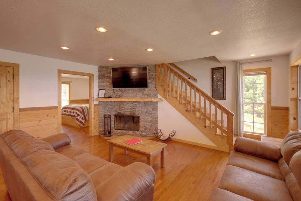 Photo of Livingroom in Bryant
