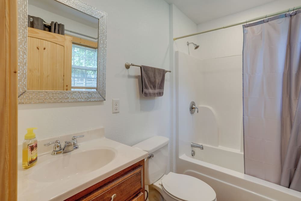 Photo of Bathroom in Bryant
