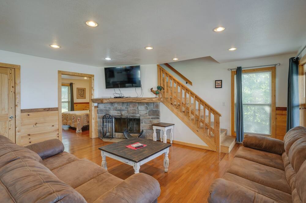 Photo of Livingroom in Bryant