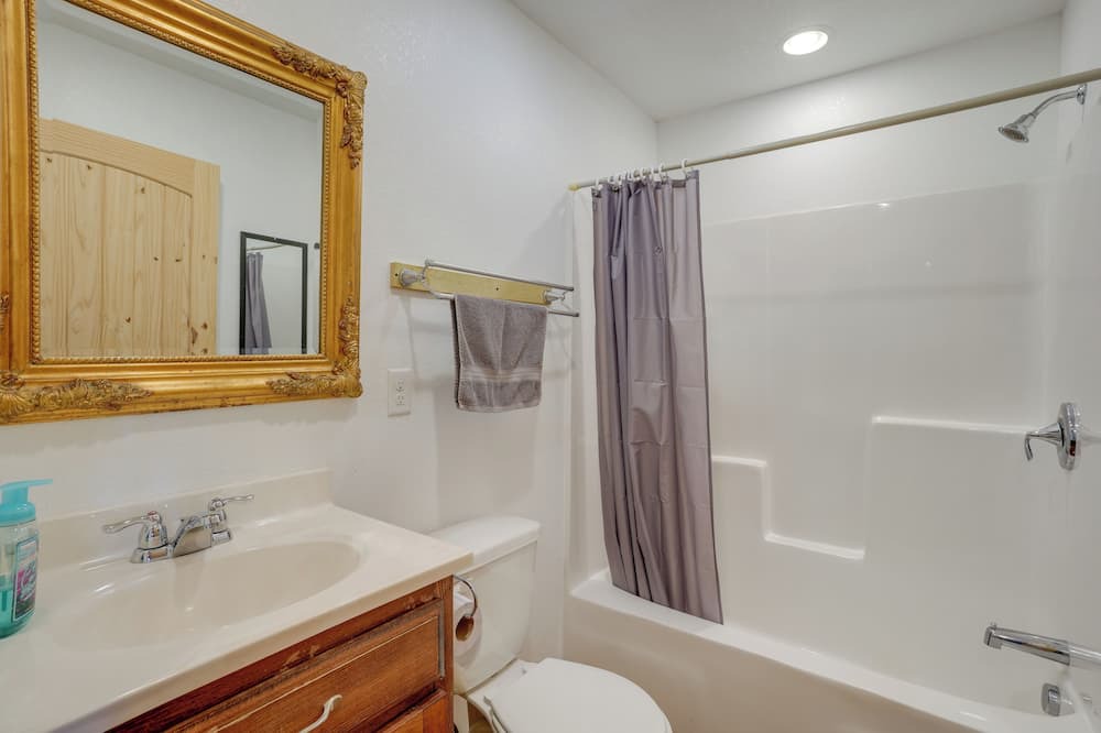 Photo of Bathroom in Bryant