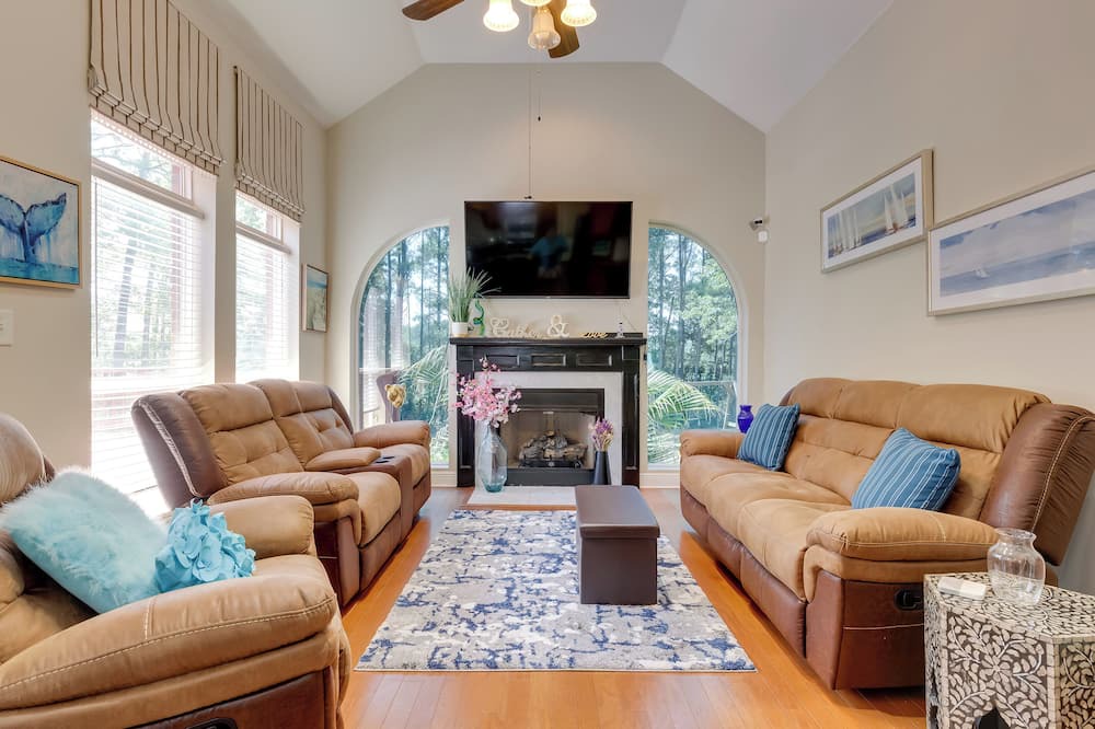 Photo of Livingroom in Theodore