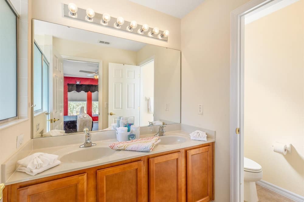 Photo of Bathroom in Watersong