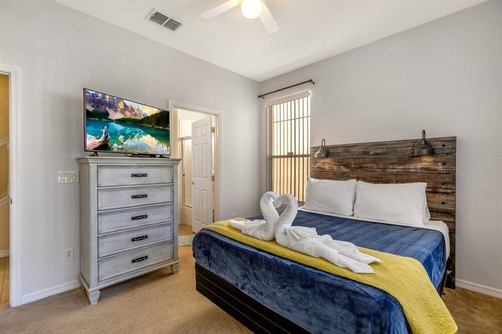Photo of Bedroom in Watersong