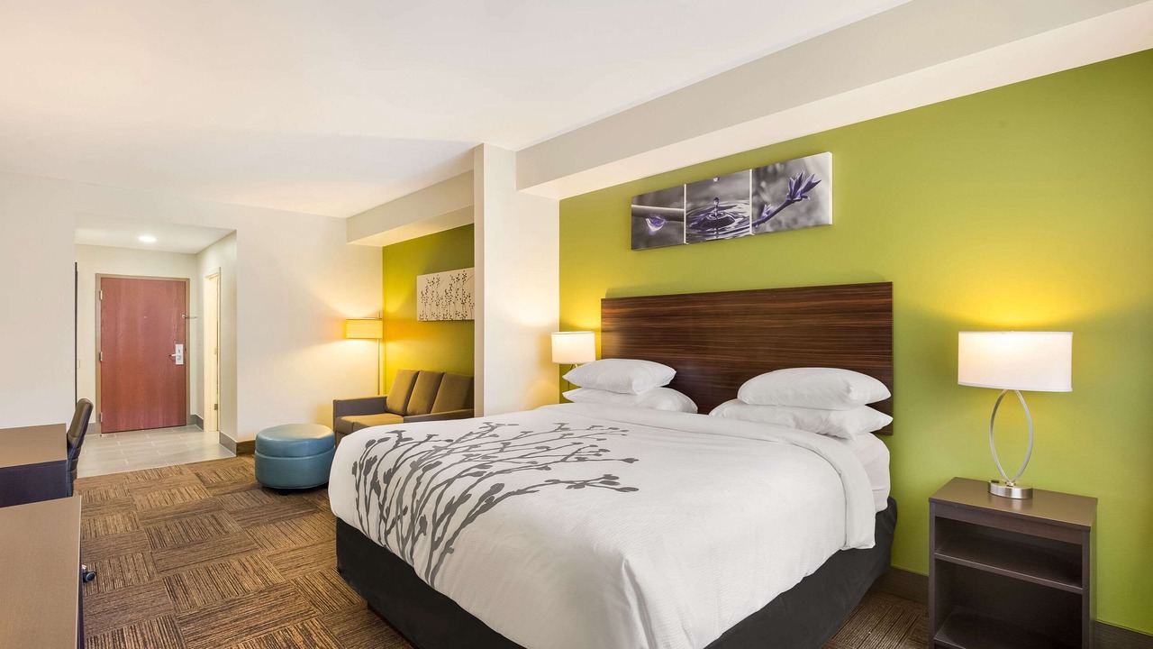 Photo of Bedroom in Saraland