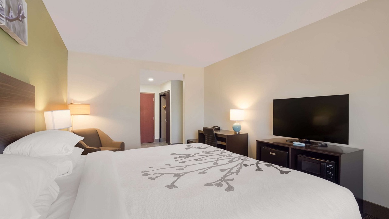 Photo of Bedroom in Saraland