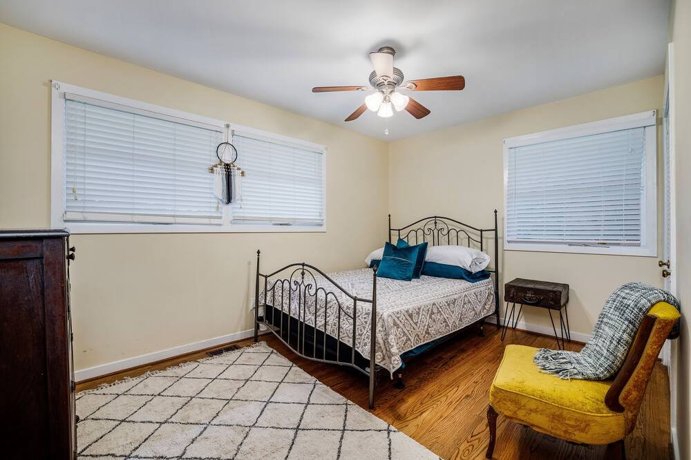 Photo of Bedroom in Crestline Heights