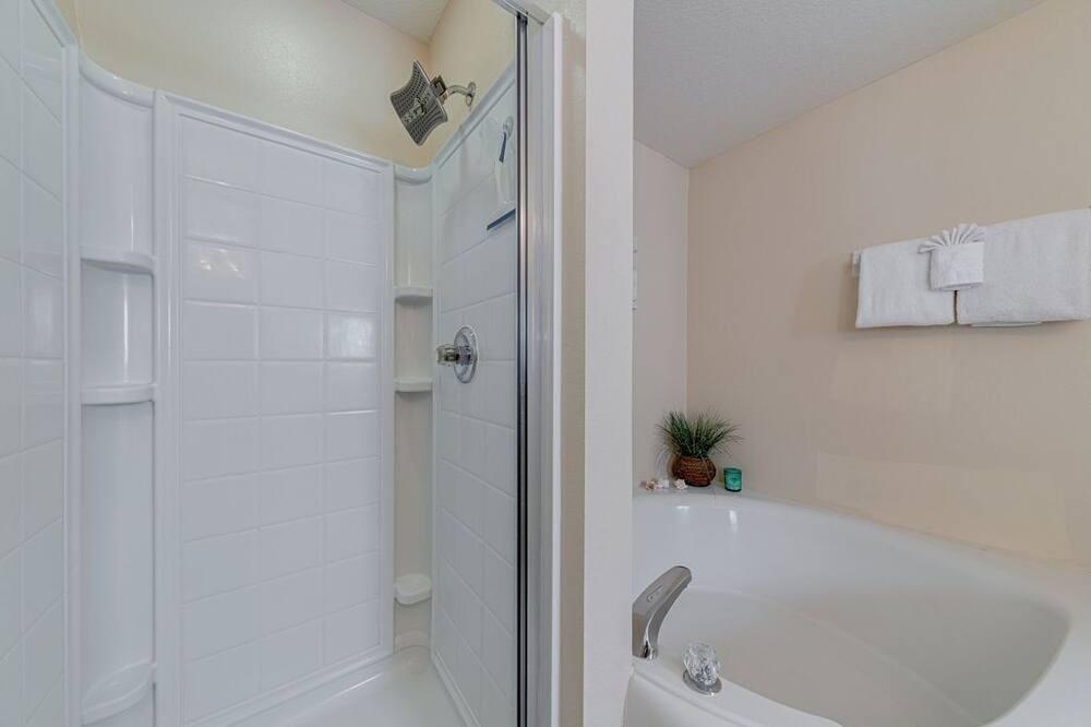 Photo of Bathroom in Sandy Ridge
