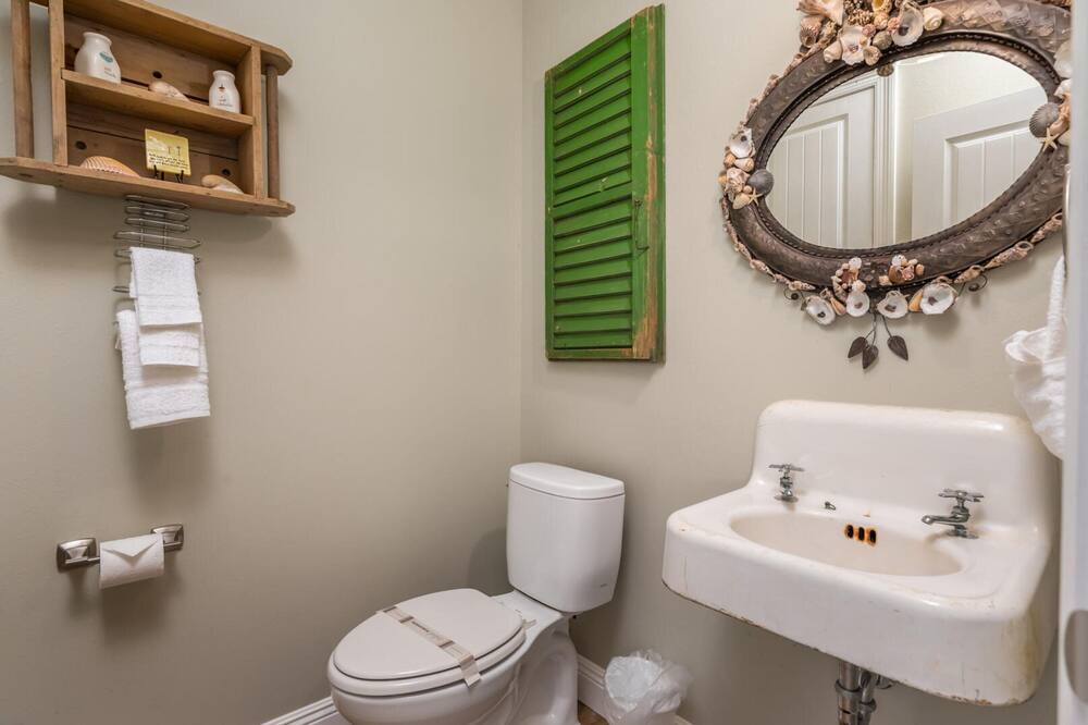 Photo of Bathroom in Royal Lagoons