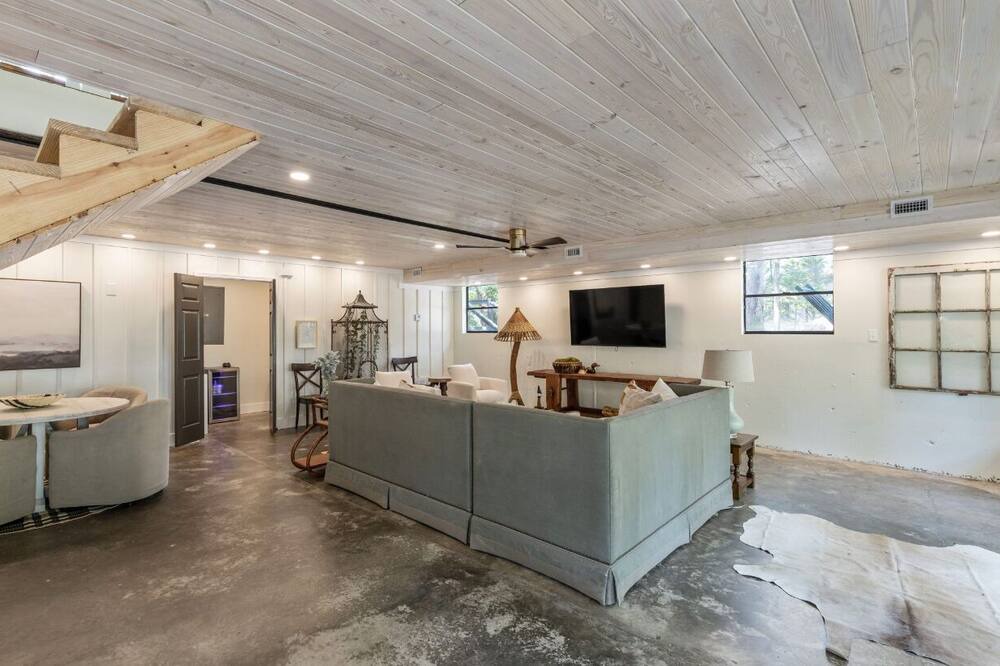 Photo of Livingroom in Little Kowaliga