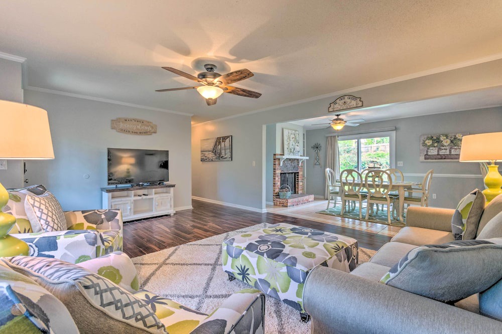 Photo of Bedroom in Enterprise