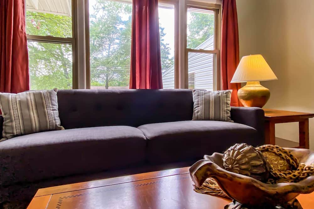 Photo of Livingroom in Normal