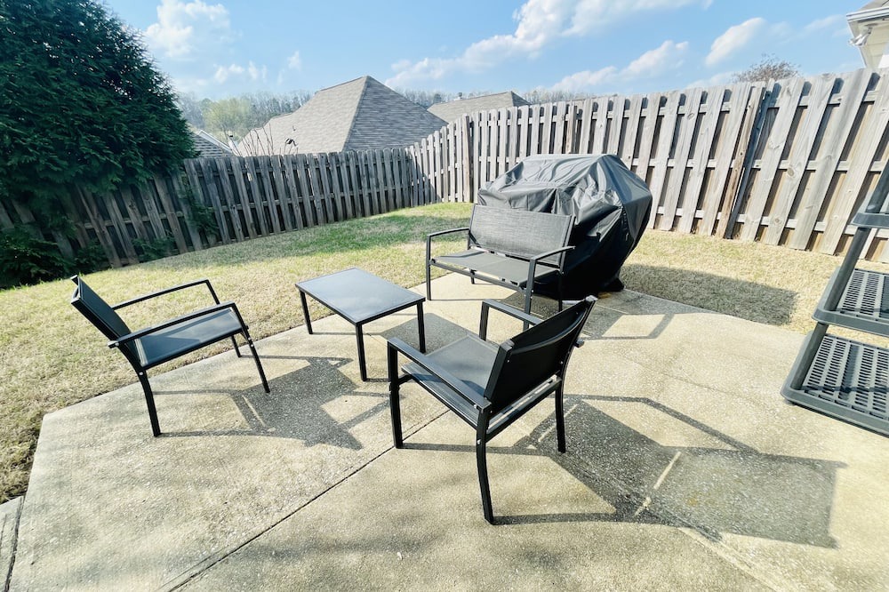 Photo of Outdoor in Pelham