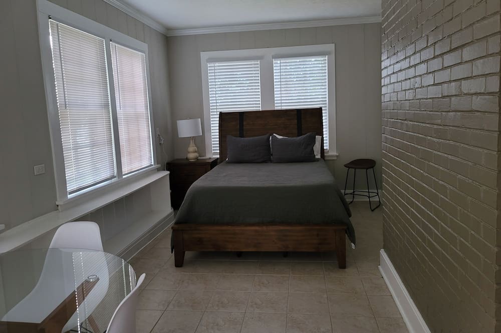 Photo of Bedroom in Albertville