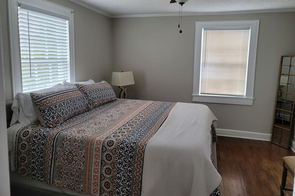 Photo of Bedroom in Albertville