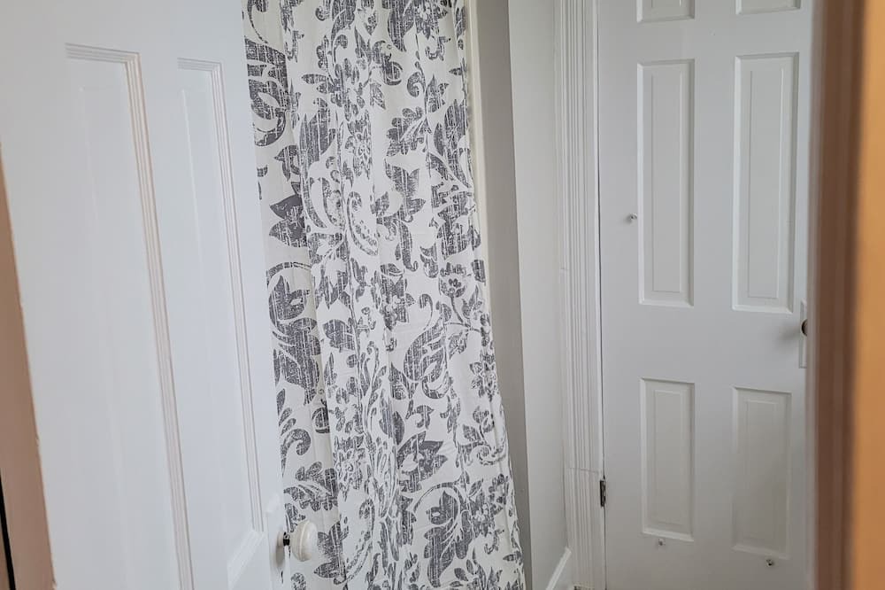 Photo of Bathroom in Albertville