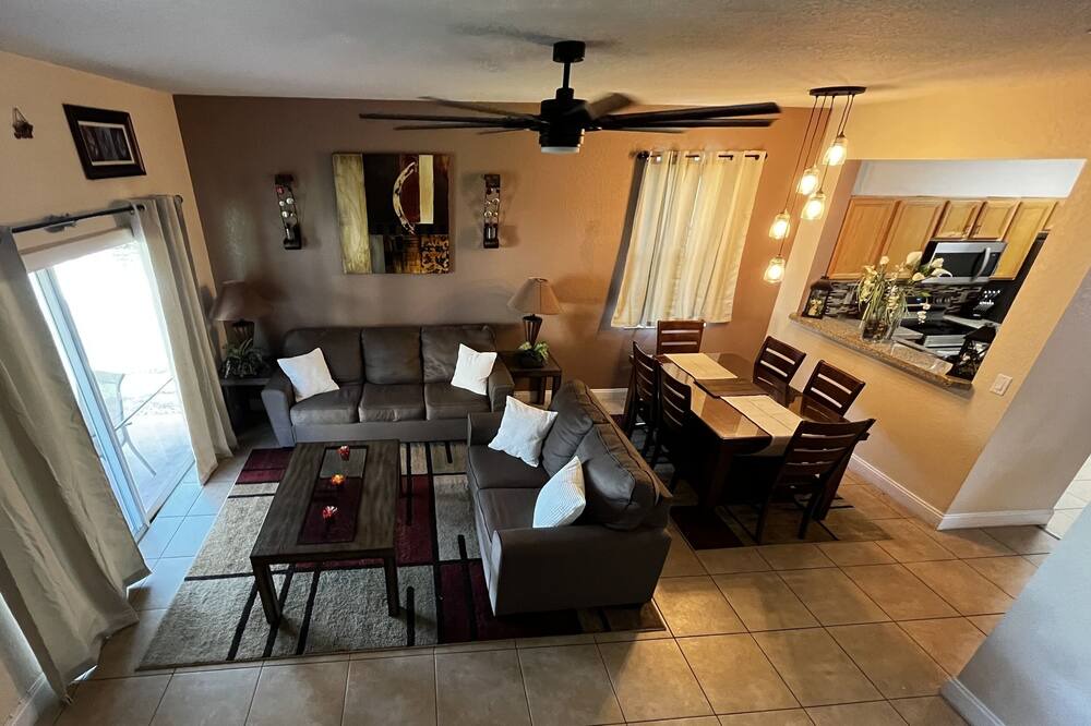 Photo of Livingroom in Regal Palms