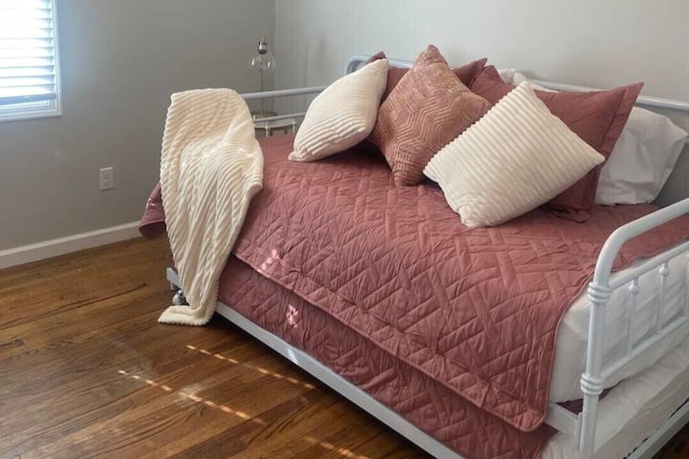 Photo of Bedroom in Opelika