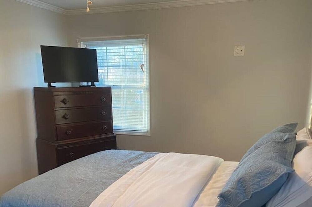 Photo of Bedroom in Opelika