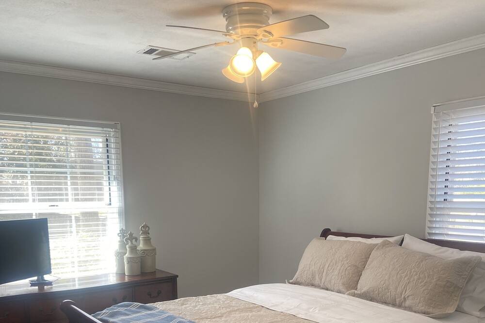 Photo of Bedroom in Opelika